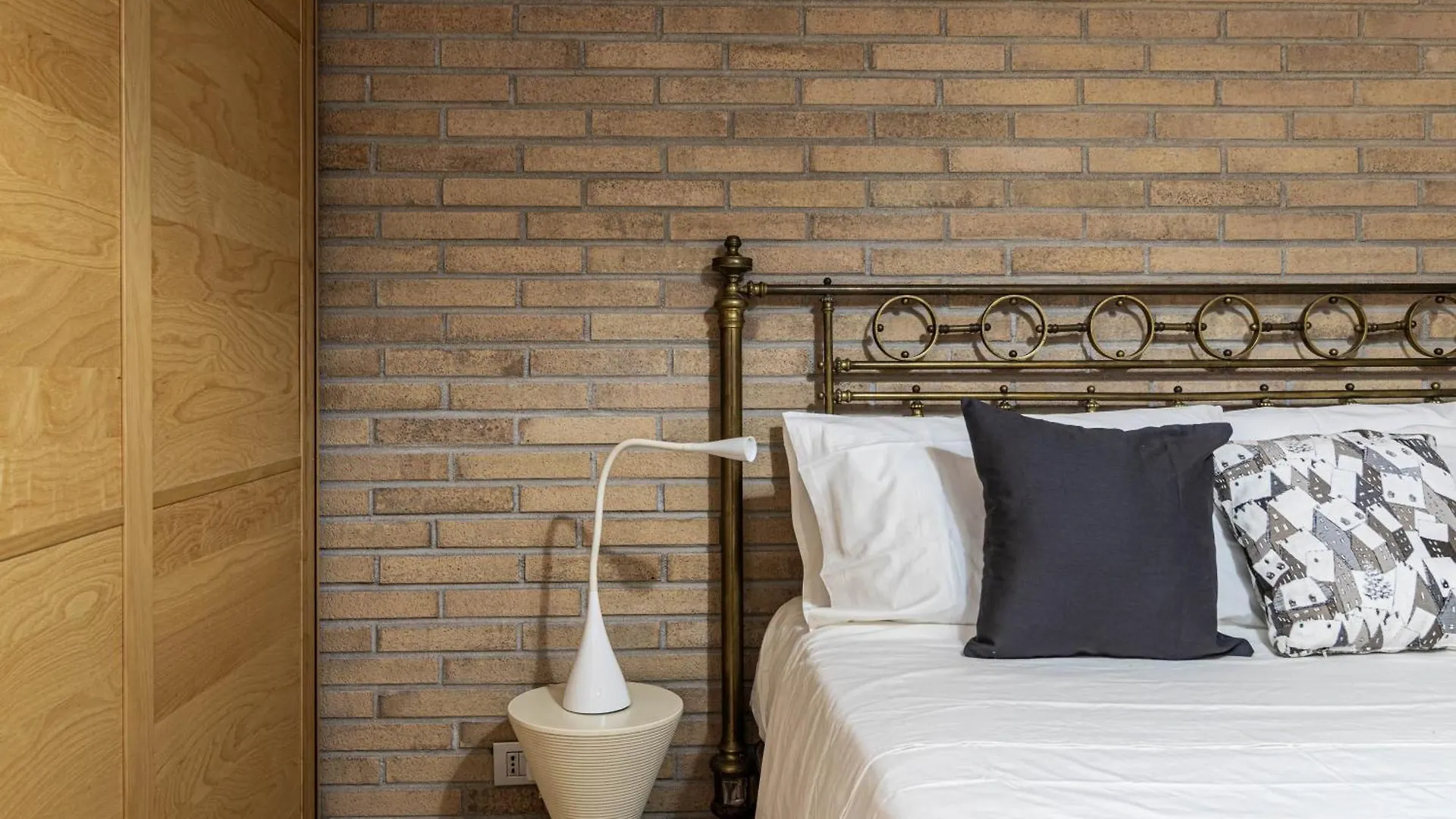 Roma Centro * * * * *- S.Croce In Gerusalemme Loft Apartment Italy